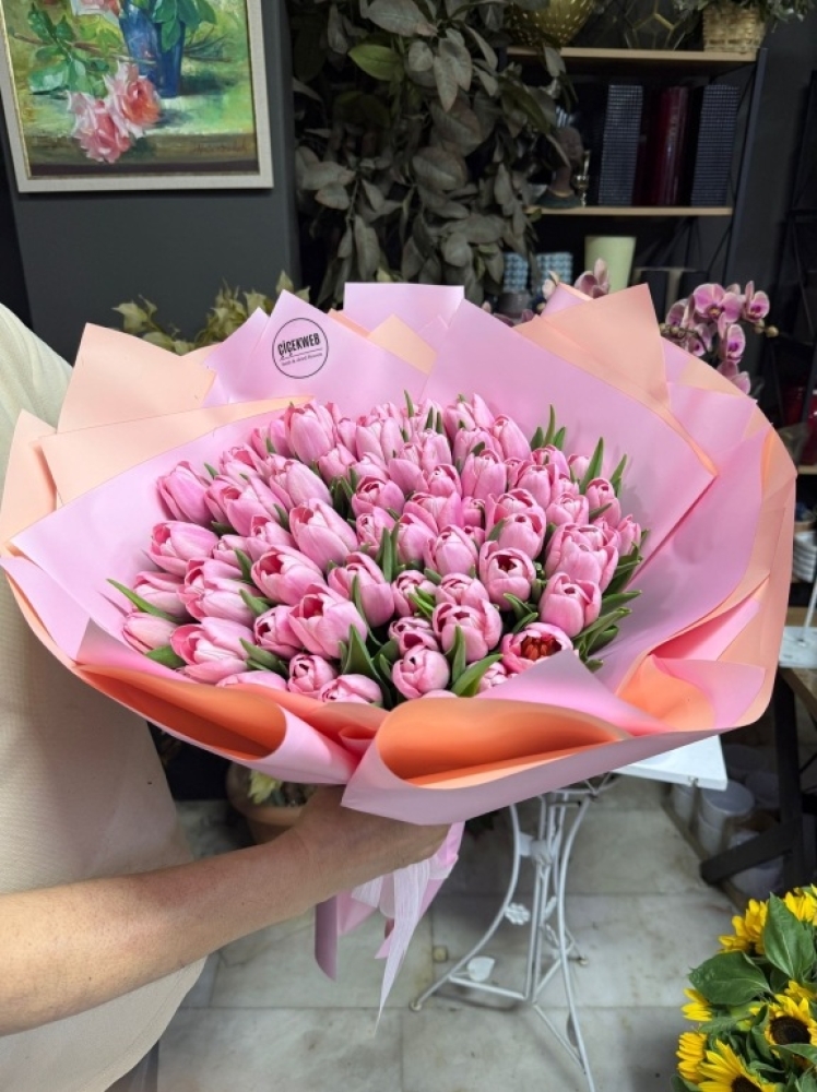 50 adet lale